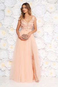 Rochie Artista piersica de ocazie in clos cu bust buretat din tul si dantela cu aplicatii florale cu efect 3D