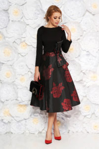 Rochie Artista visinie de ocazie midi in clos captusita pe interior accesorizata cu o fundita
