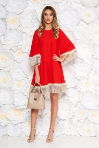 Rochie LaDonna rosie eleganta cu croi larg din stofa neelastica cu franjuri cu maneca 3/4