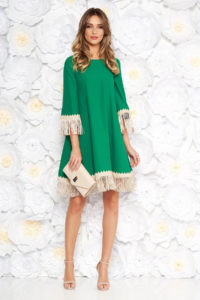 Rochie LaDonna verde eleganta cu croi larg din stofa neelastica cu franjuri cu maneca 3/4