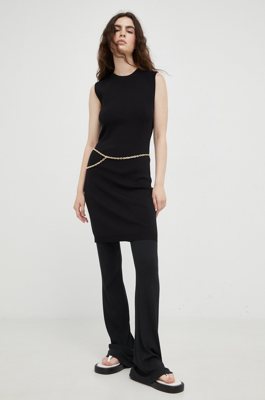 Gestuz rochie culoarea negru