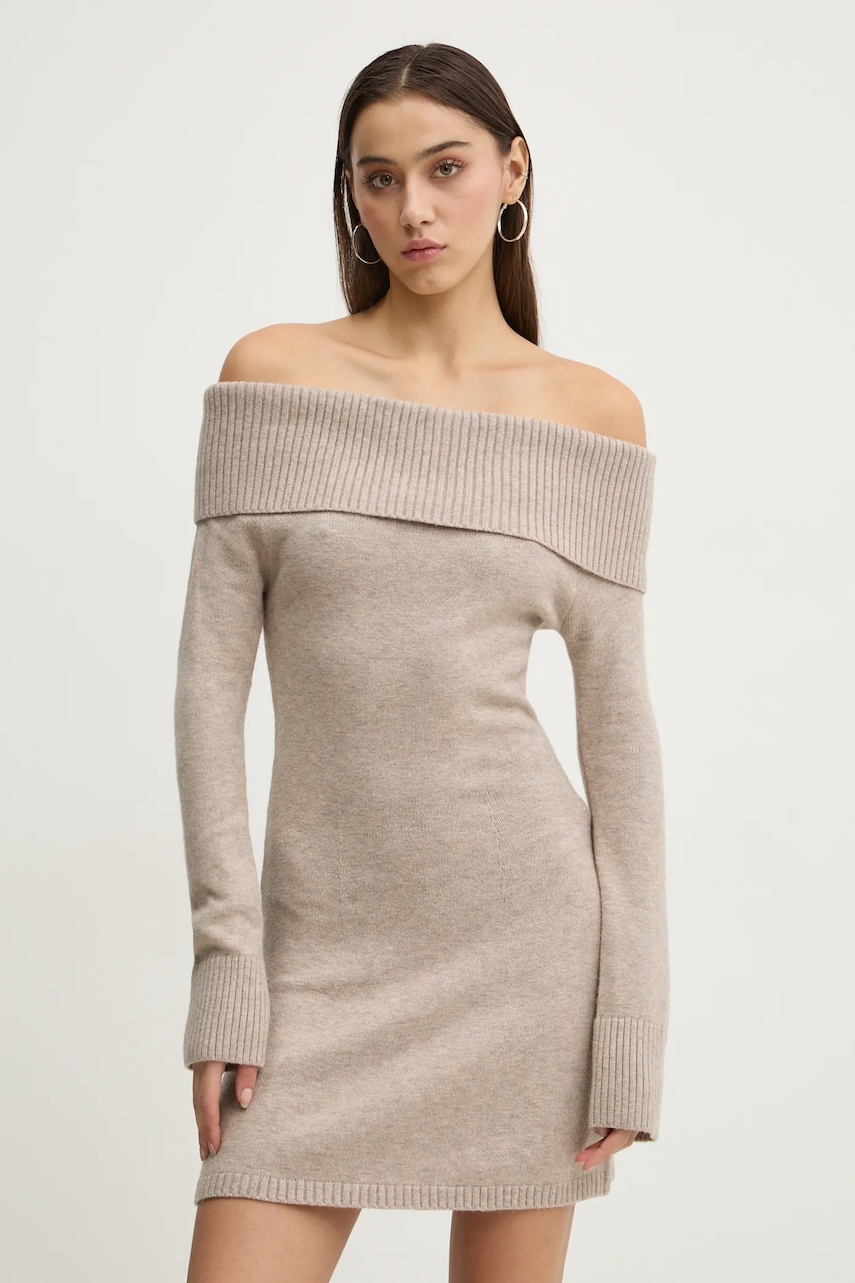 Hollister Co. rochie culoarea bej