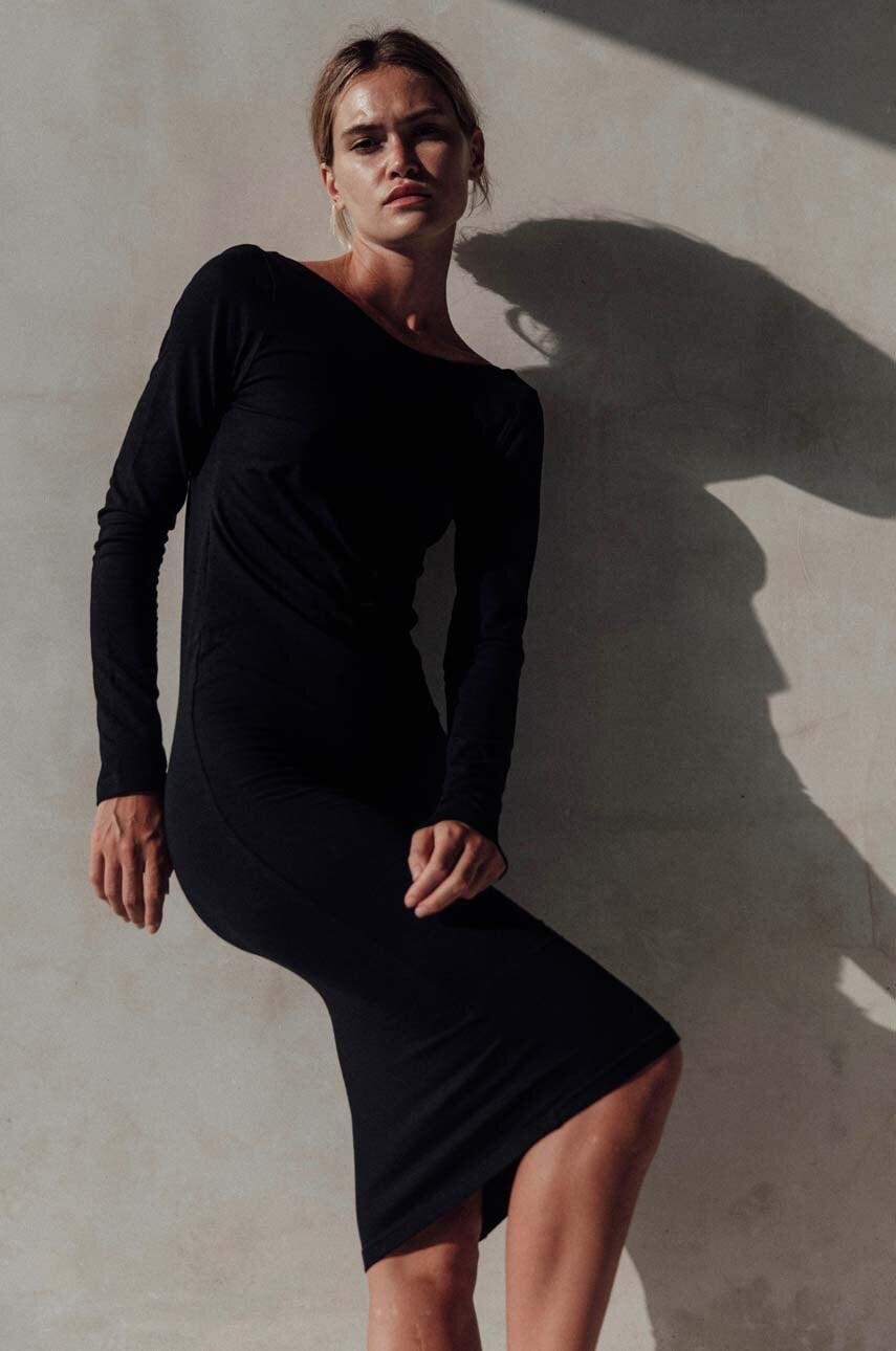 MUUV. rochie Back En Route culoarea negru