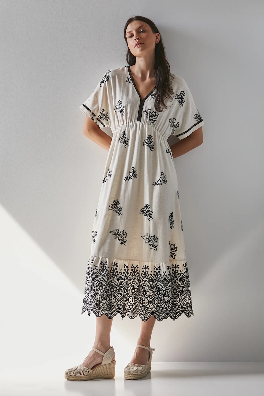 Medicine rochie culoarea bej