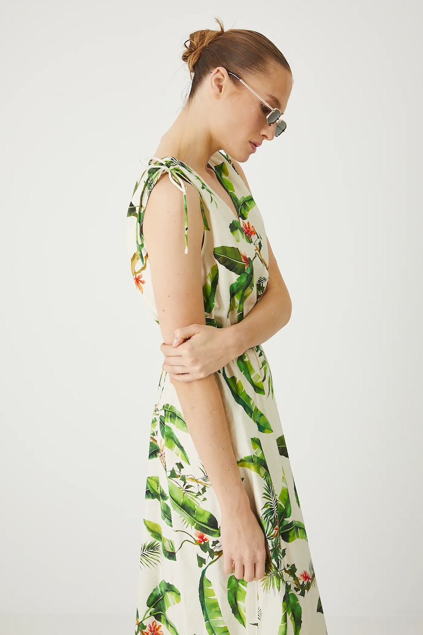 Medicine rochie culoarea bej