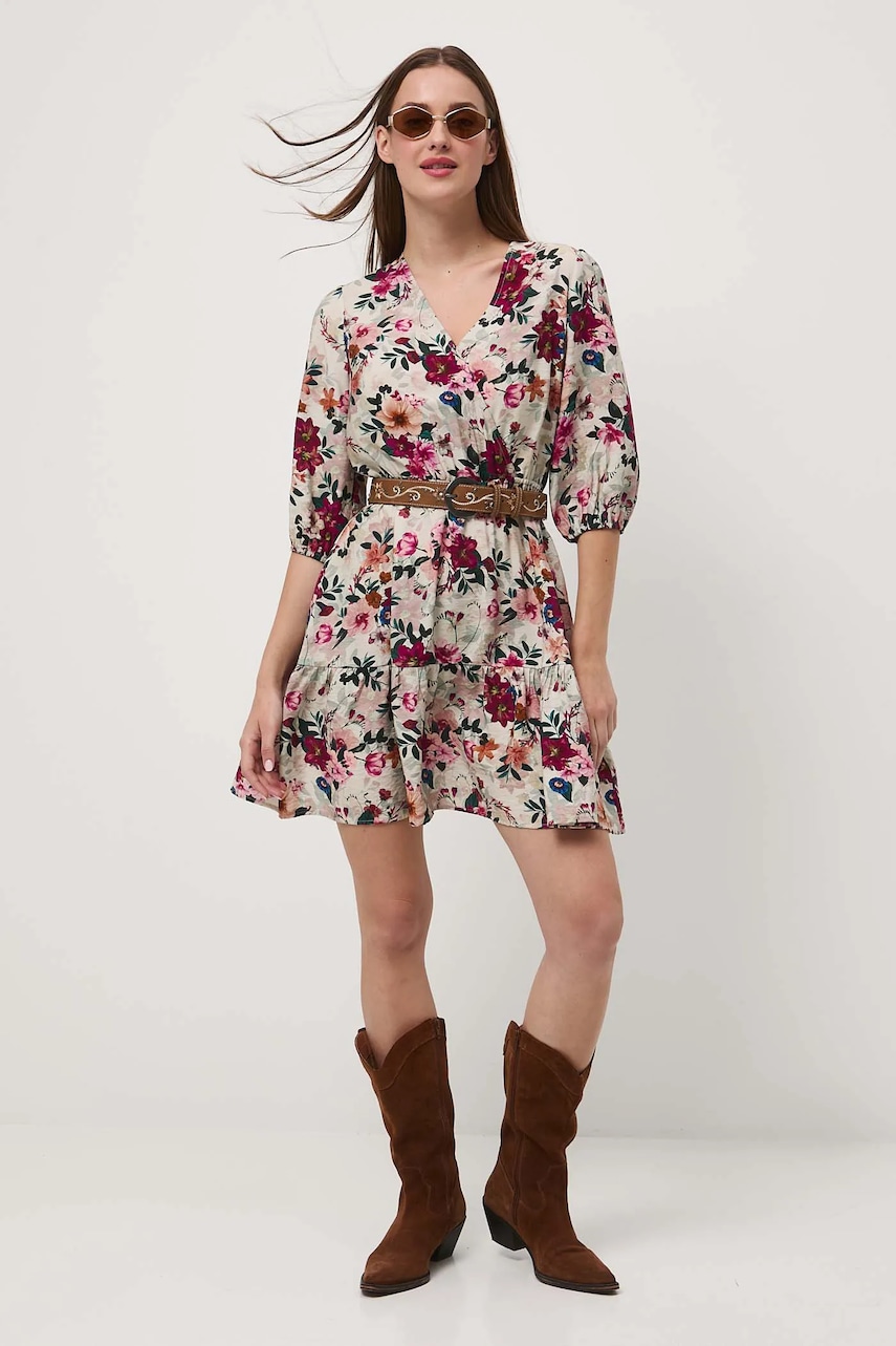 Medicine rochie culoarea bej