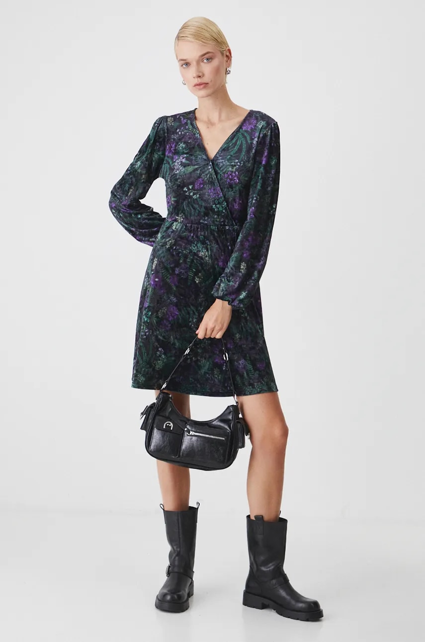 Medicine rochie culoarea negru