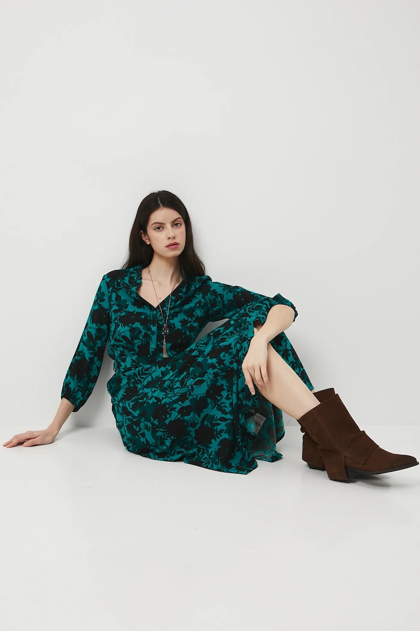 Medicine rochie culoarea verde
