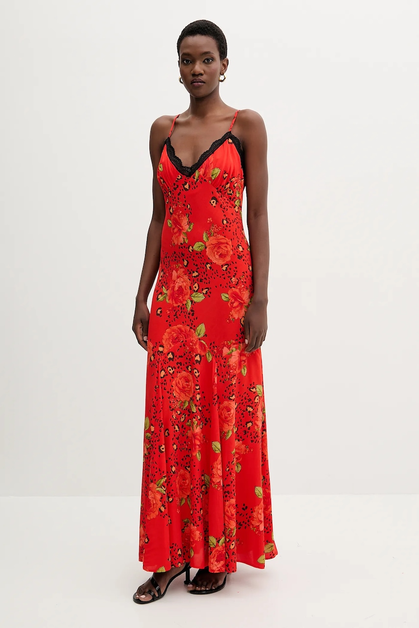 Never Fully Dressed rochie culoarea rosu