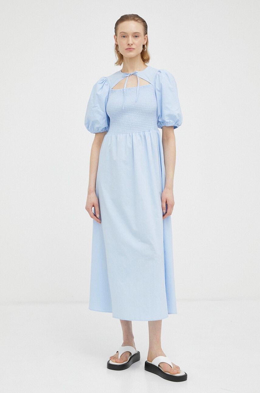 Résumé rochie midi