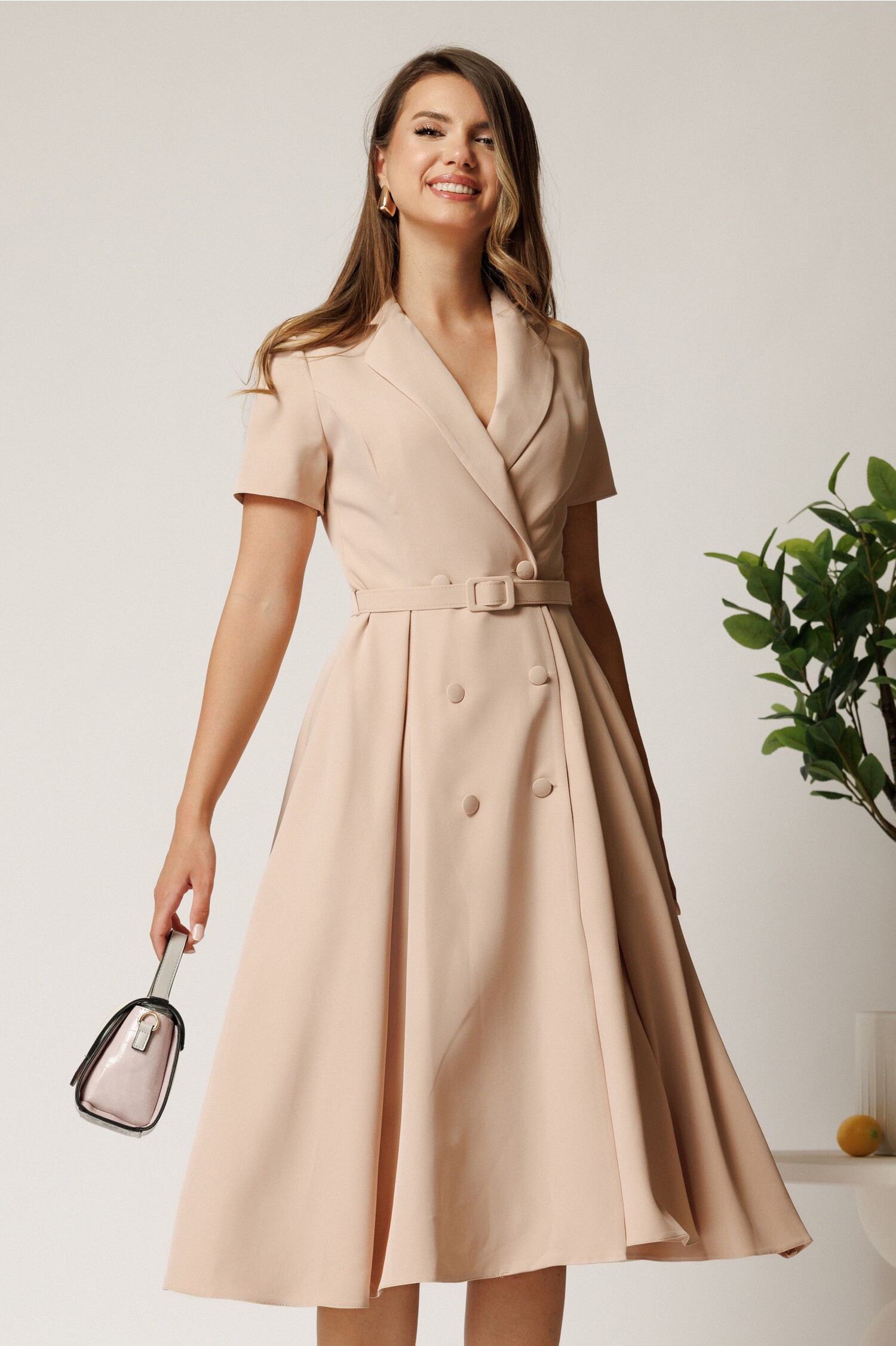 Rochie DY Fashion din stofa bej cu nasturi si curea in talie