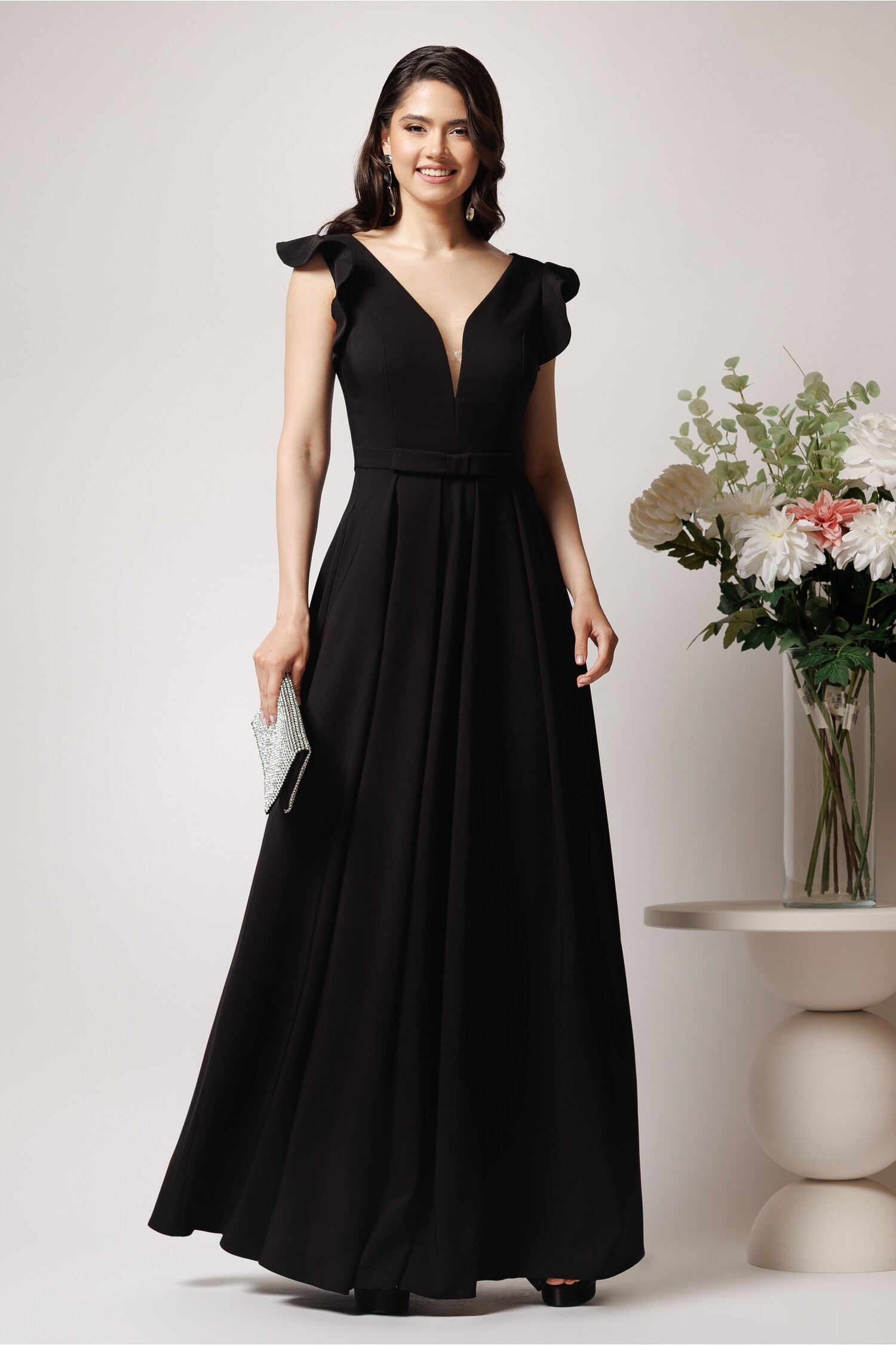 Rochie LaDonna lunga din stofa neagra cu funda in talie