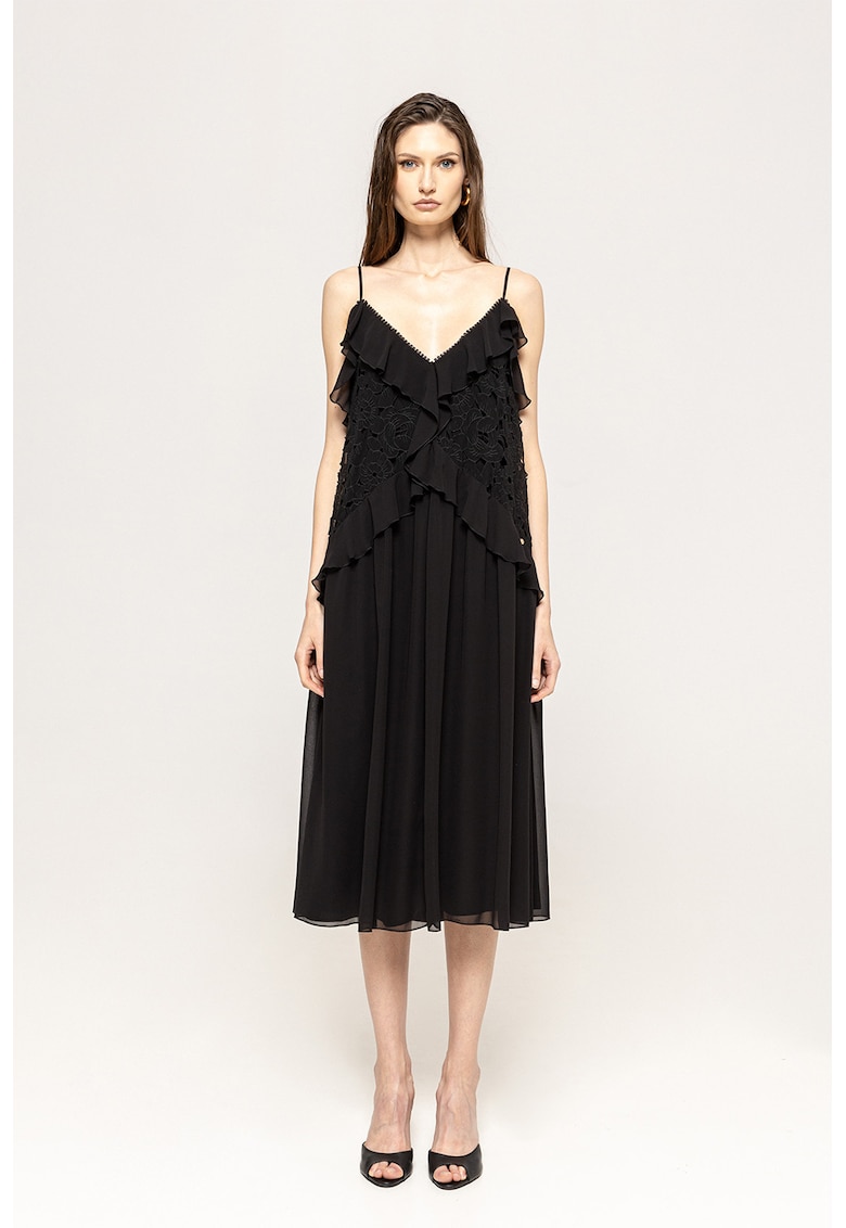 Rochie brodata cu decolteu in V