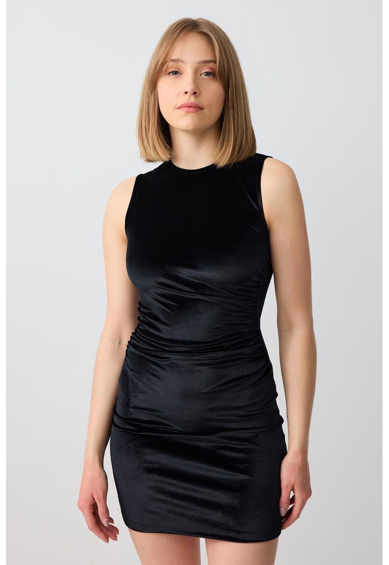 Rochie cambrata cu aspect catifelat