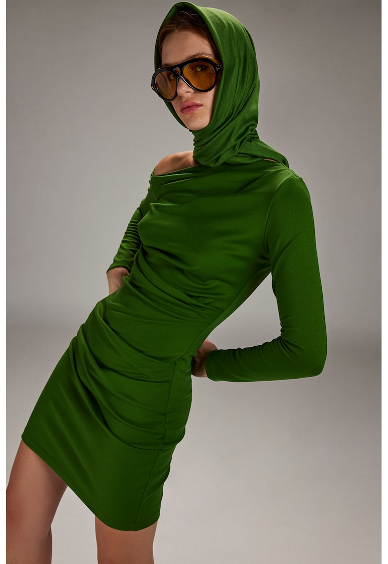Rochie cambrata cu decolteu asimetric