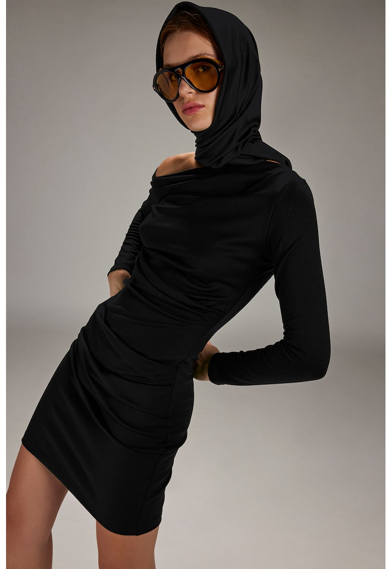 Rochie cambrata cu decolteu asimetric