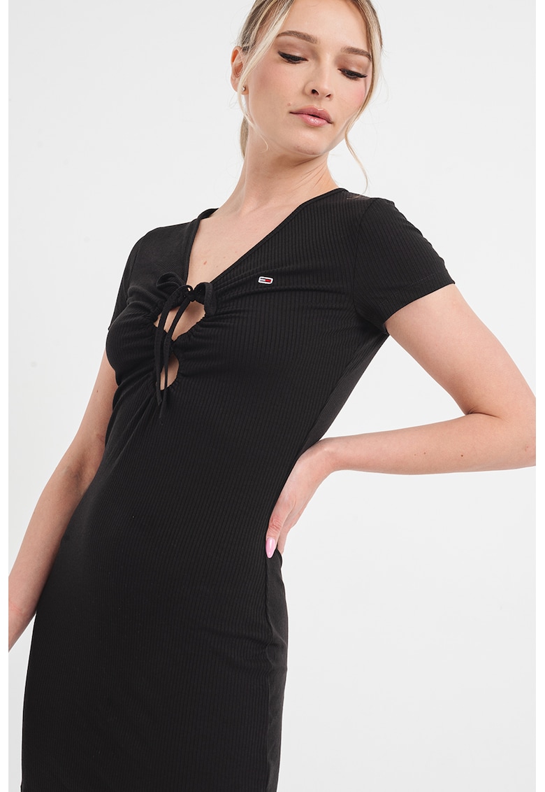Rochie cambrata cu decupaje
