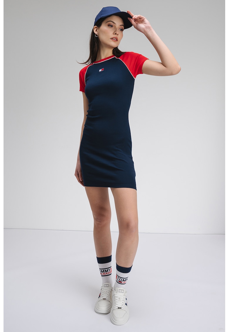 Rochie cambrata cu maneci raglan