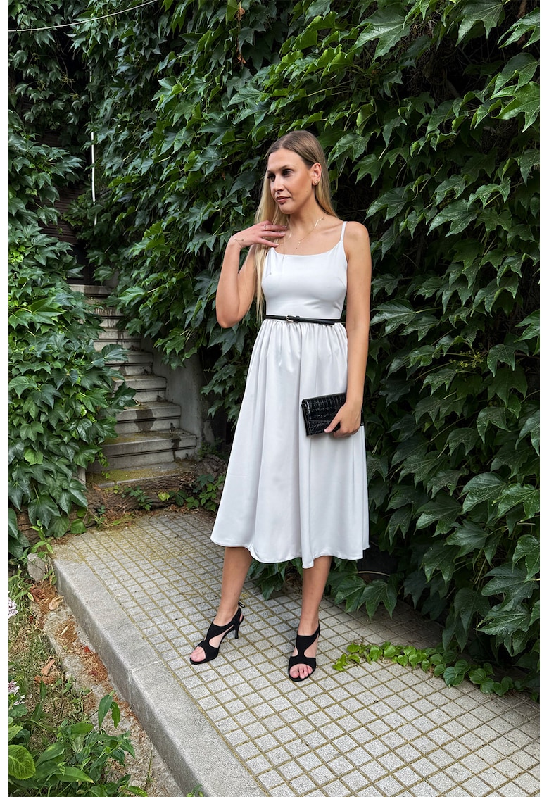 Rochie cu croiala in A si bretele inguste ajustabile