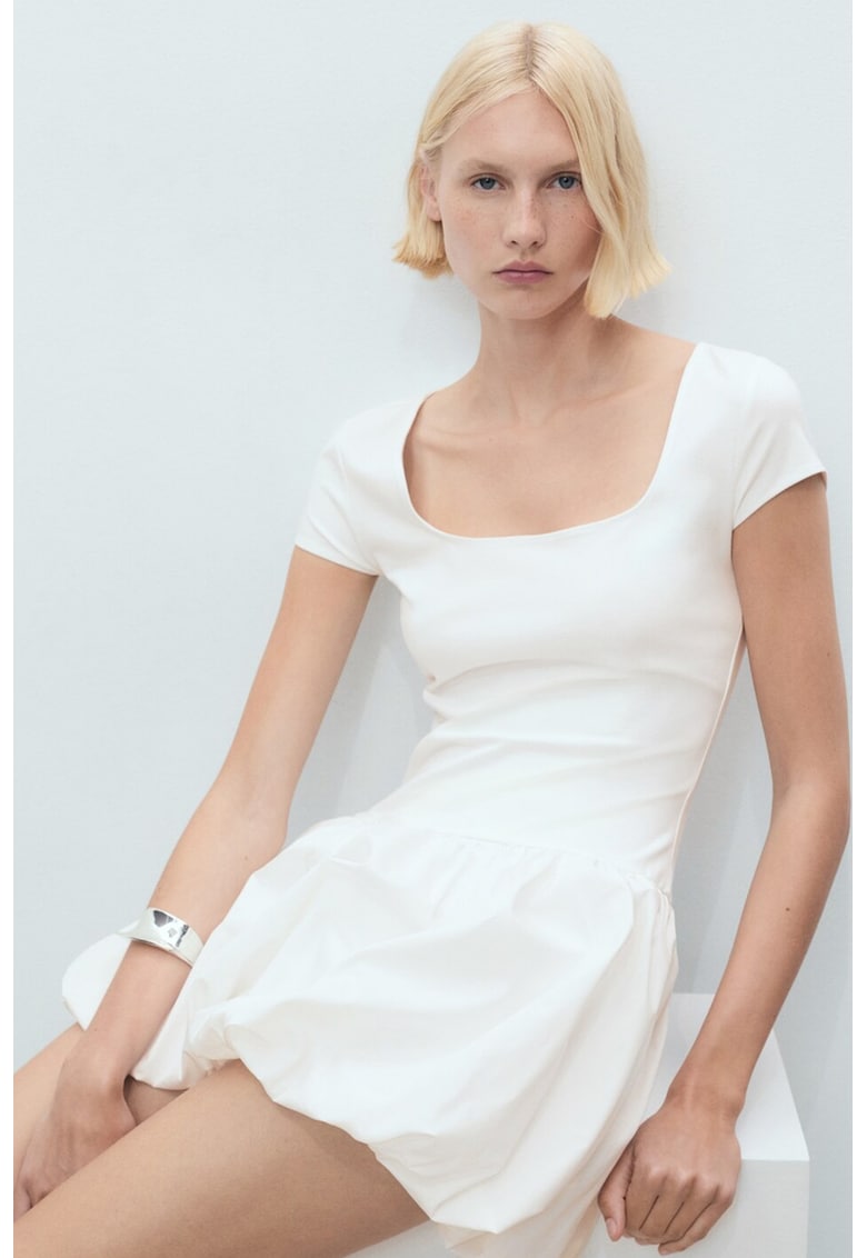 Rochie cu decolteu patrat