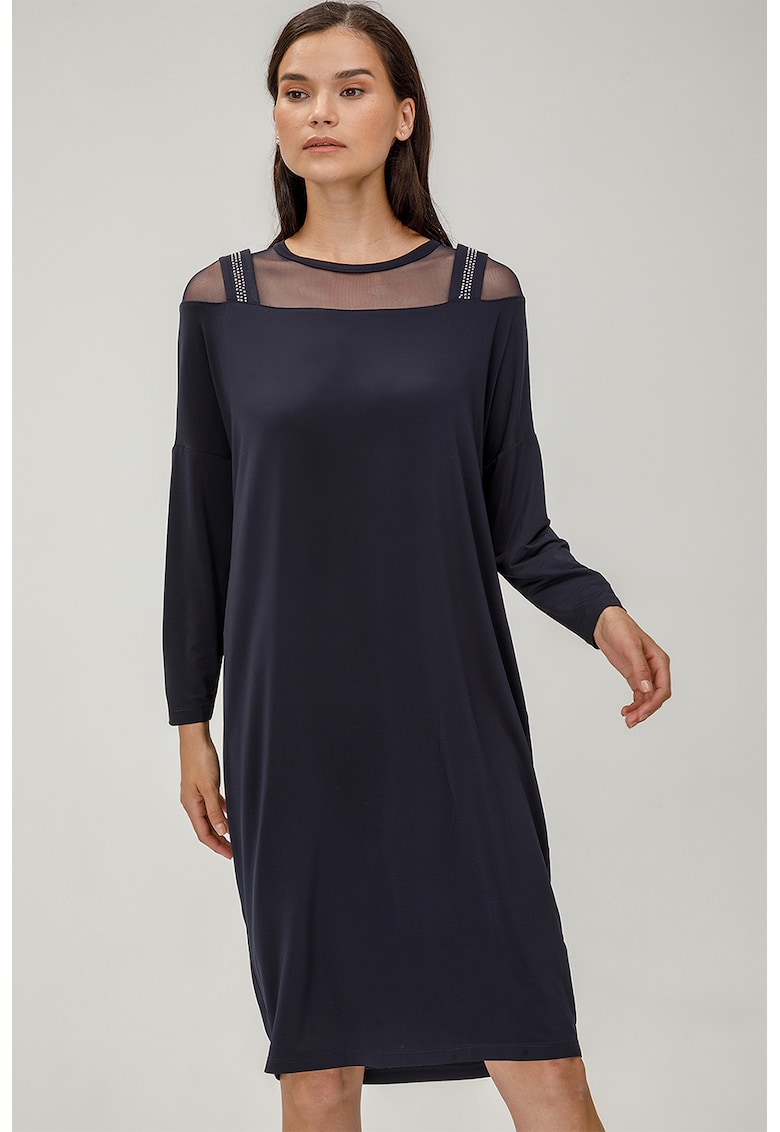 Rochie dreapta cu garnituri de plasa