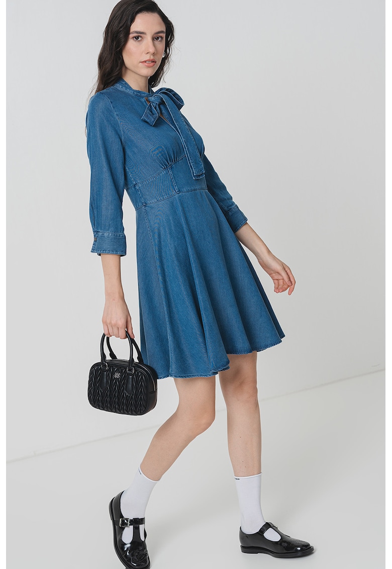 Rochie evazata cu maneci lungi