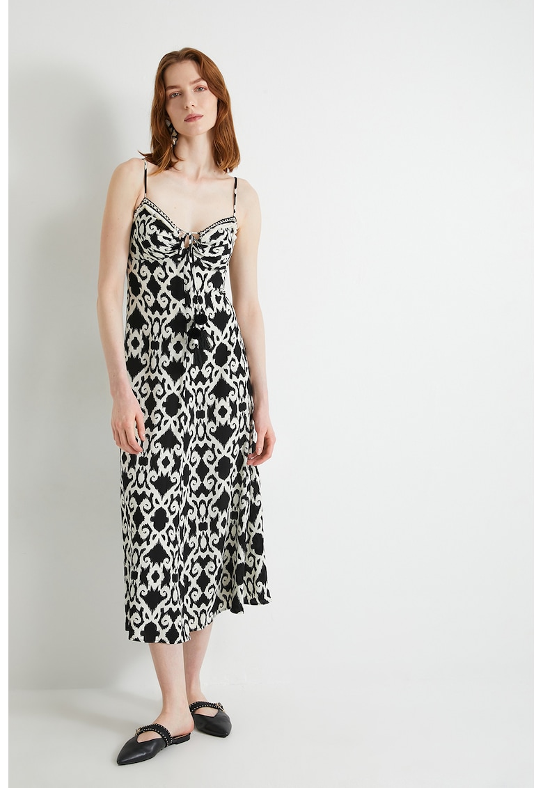 Rochie evazata cu model