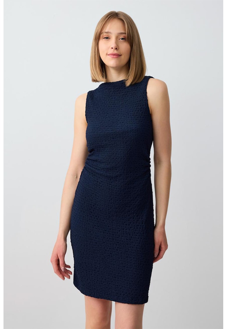 Rochie fara maneci cu model uni