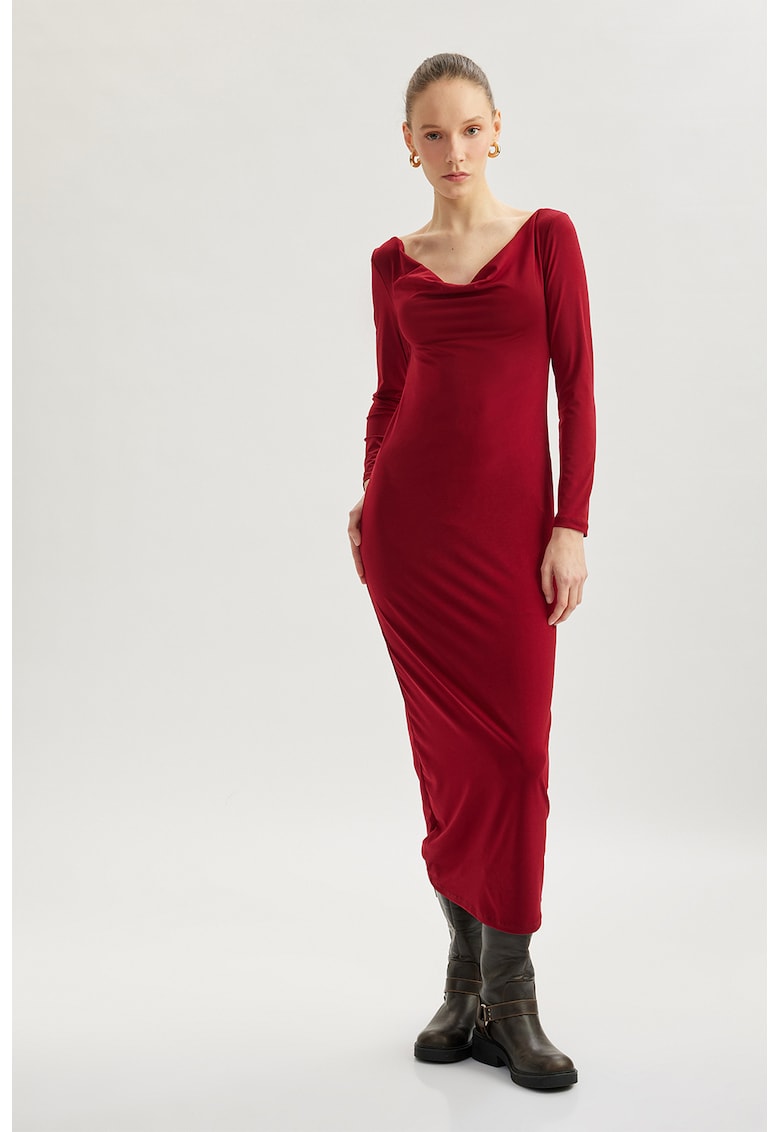 Rochie lunga cambrata cu decupaj frontal