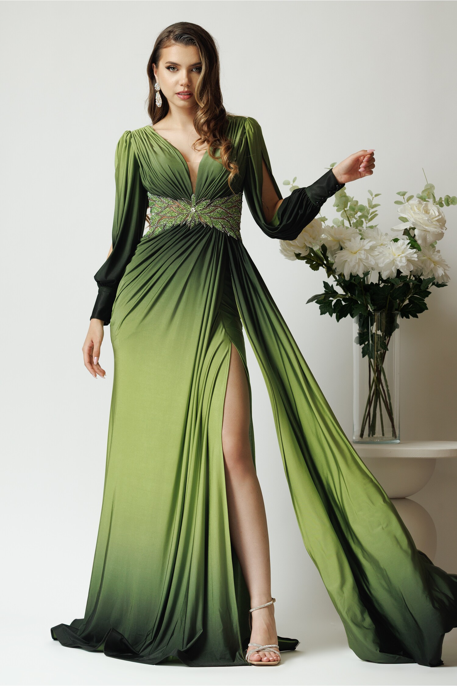 Rochie lunga eleganta din lycra verde in degradee cu strasuri in talie