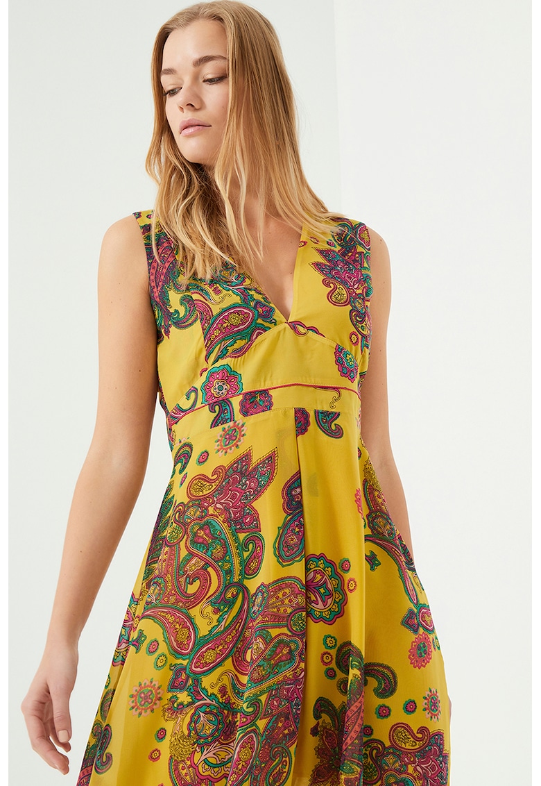 Rochie maxi cu croiala evazata si model