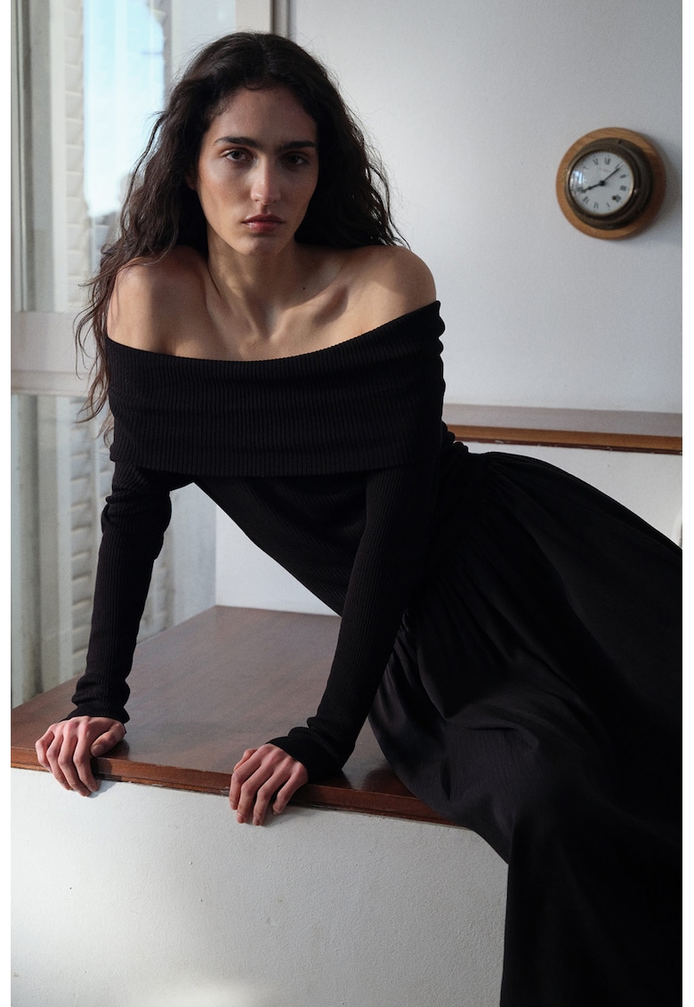 Rochie maxi cu decolteu pe umeri