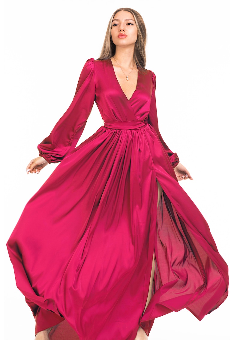Rochie maxi evazata cu slit si model petrecut