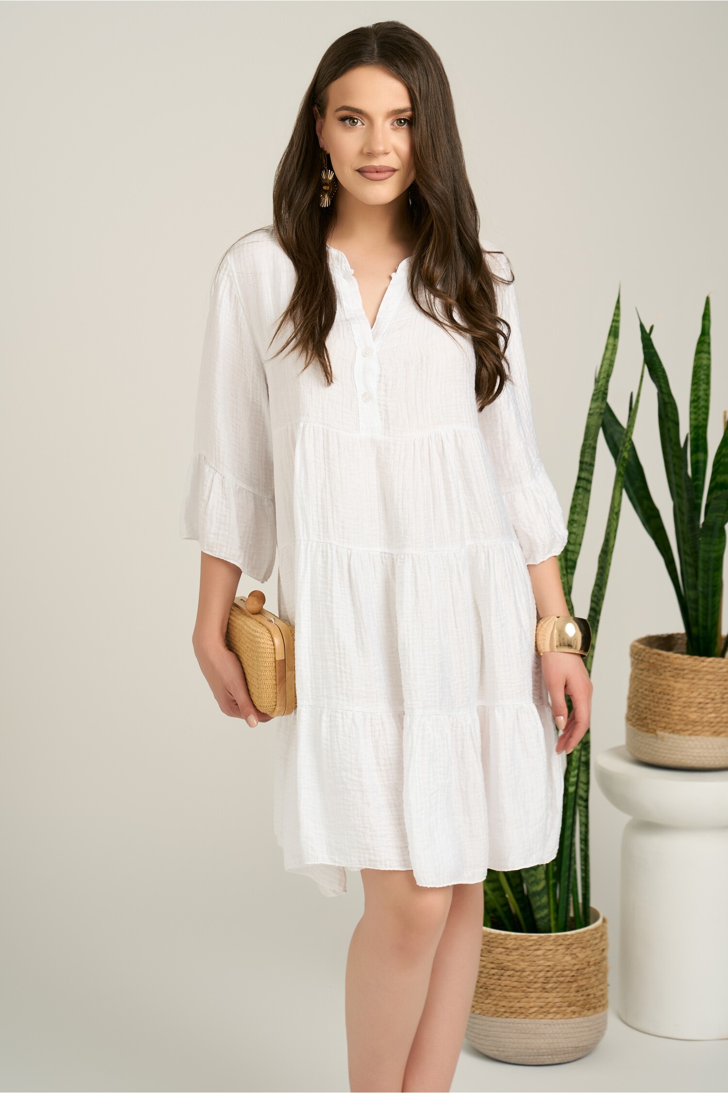 Rochie midi alba din tencel creponat cu croi tip A si nasturi la bust