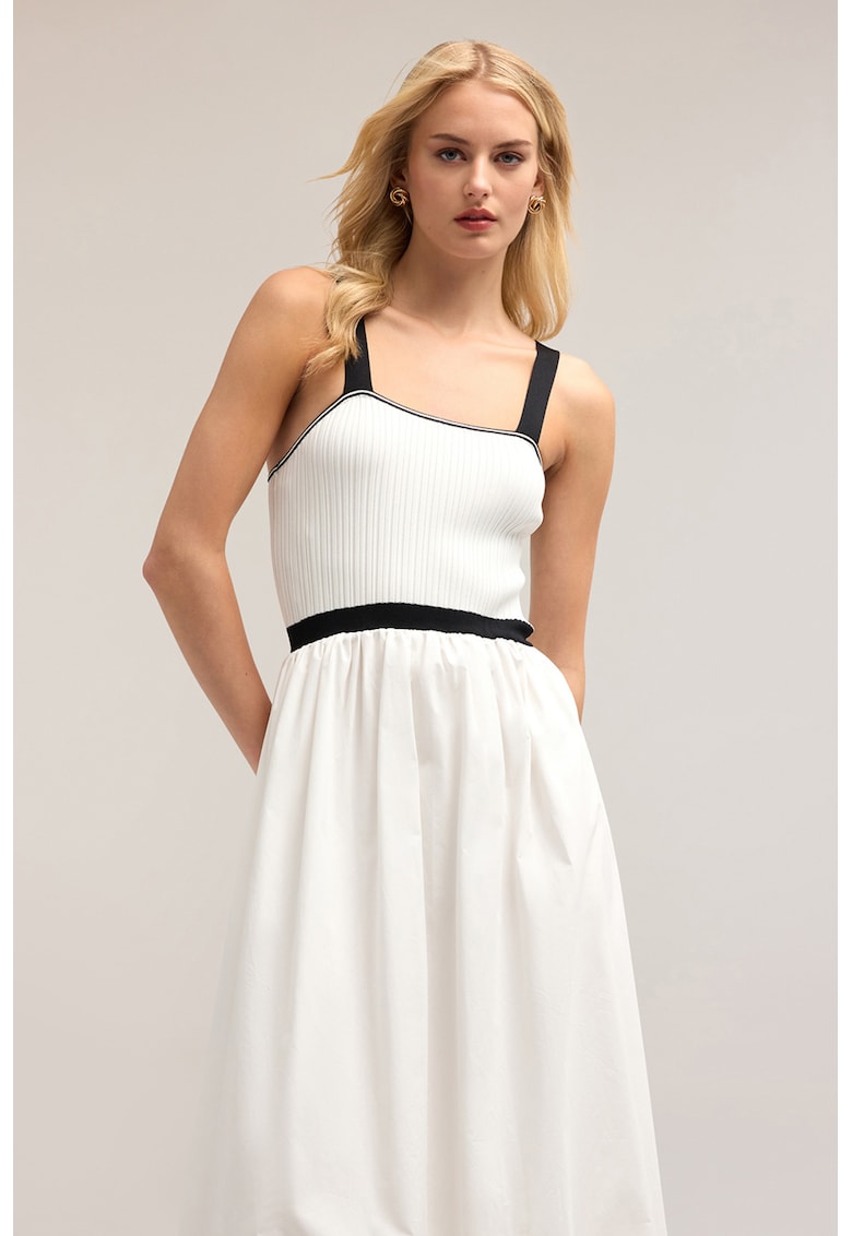 Rochie midi cu croiala A