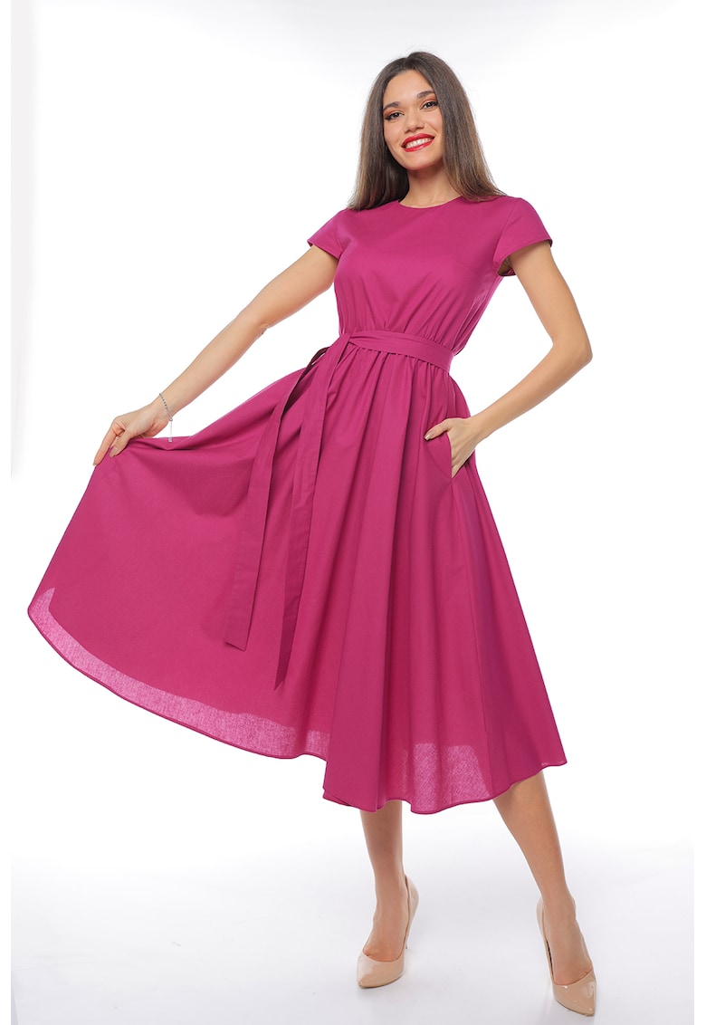Rochie midi cu croiala evazata si maneci scurte
