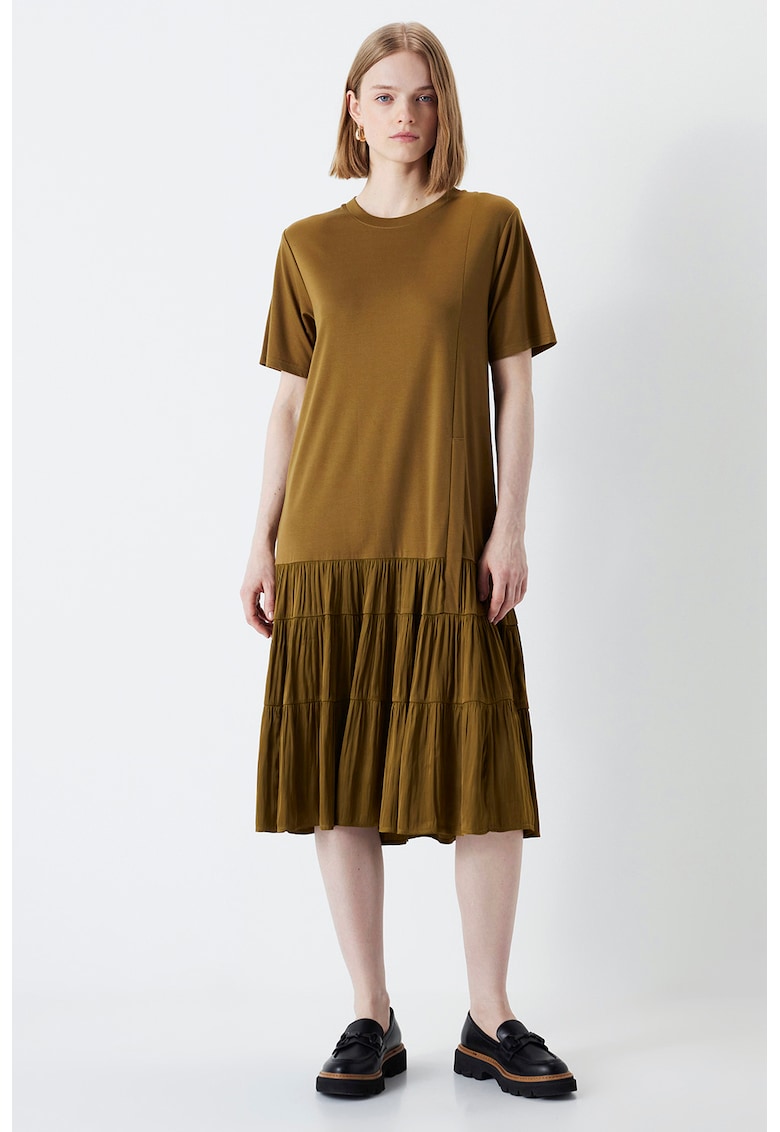 Rochie midi dreapta cu decolteu rotund