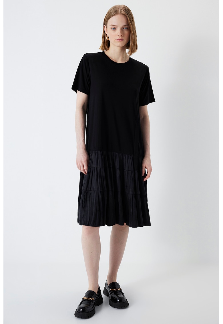 Rochie midi dreapta cu decolteu rotund