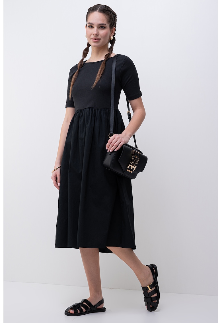 Rochie midi evazata