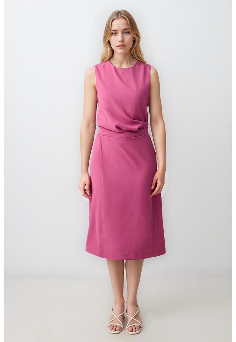 Rochie midi evazata cu decolteu la baza gatului