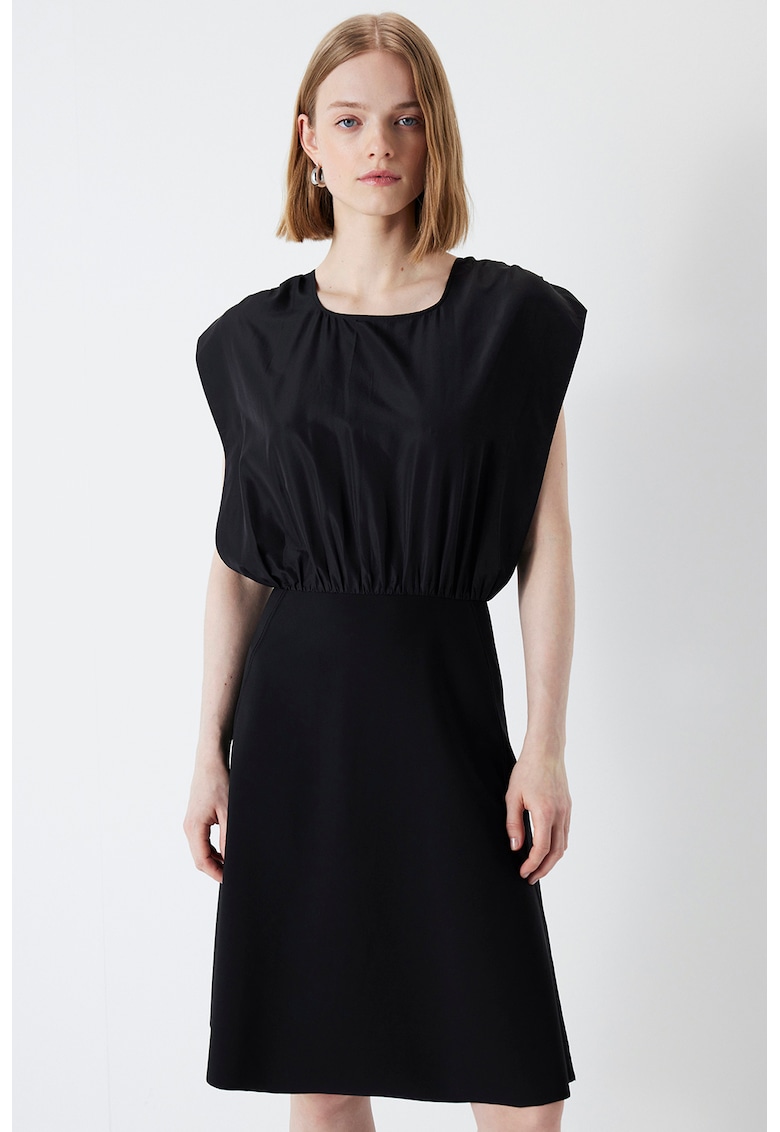 Rochie midi evazata cu decolteu rotund