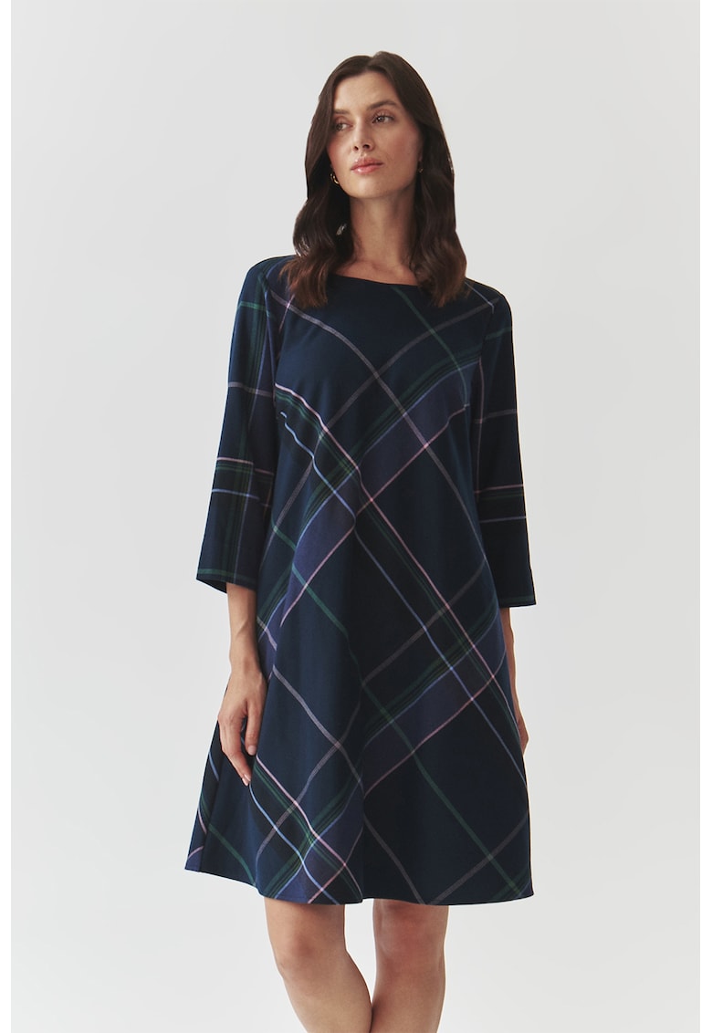 Rochie midi evazata cu model in carouri