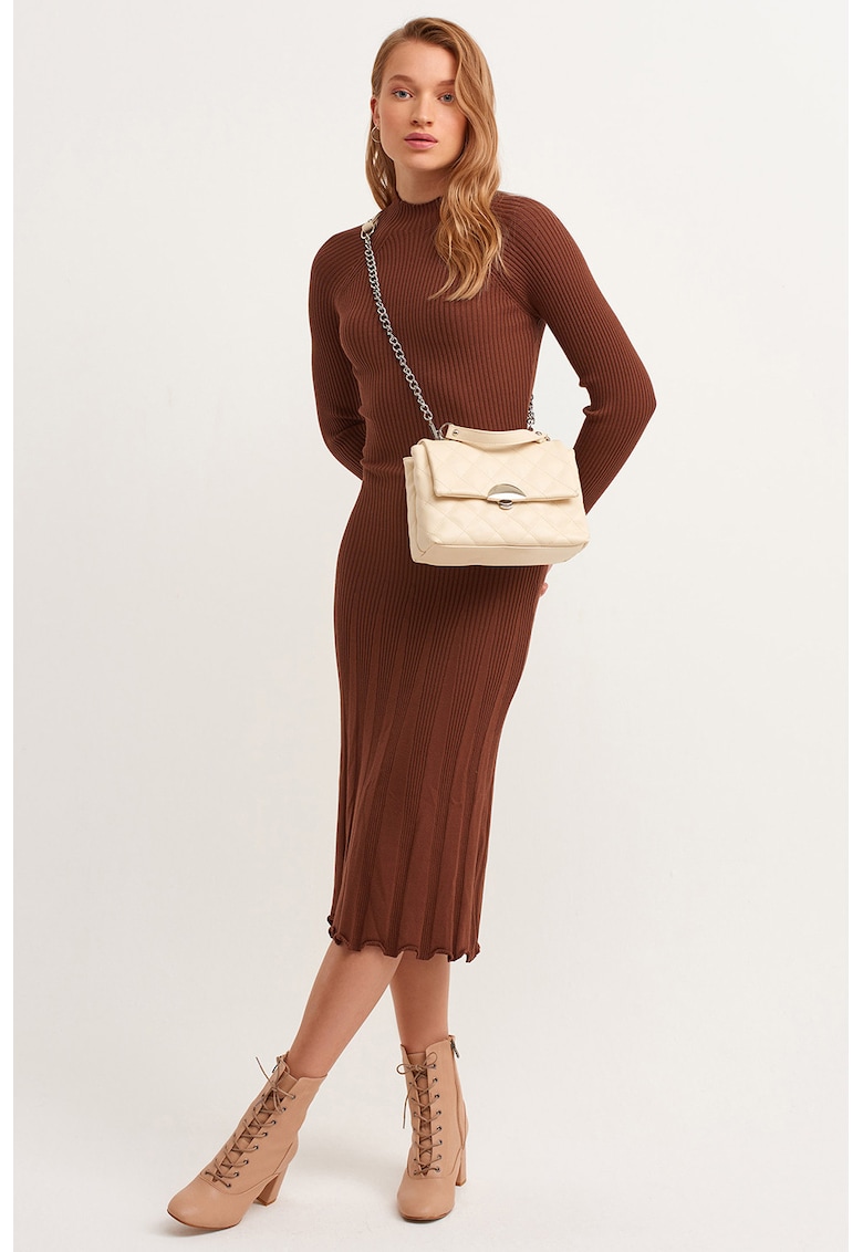 Rochie midi tricotata si striata
