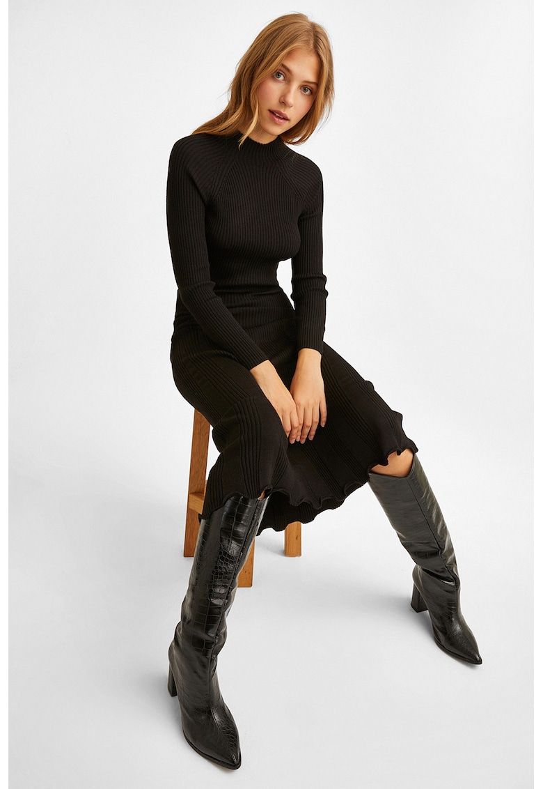 Rochie midi tricotata si striata