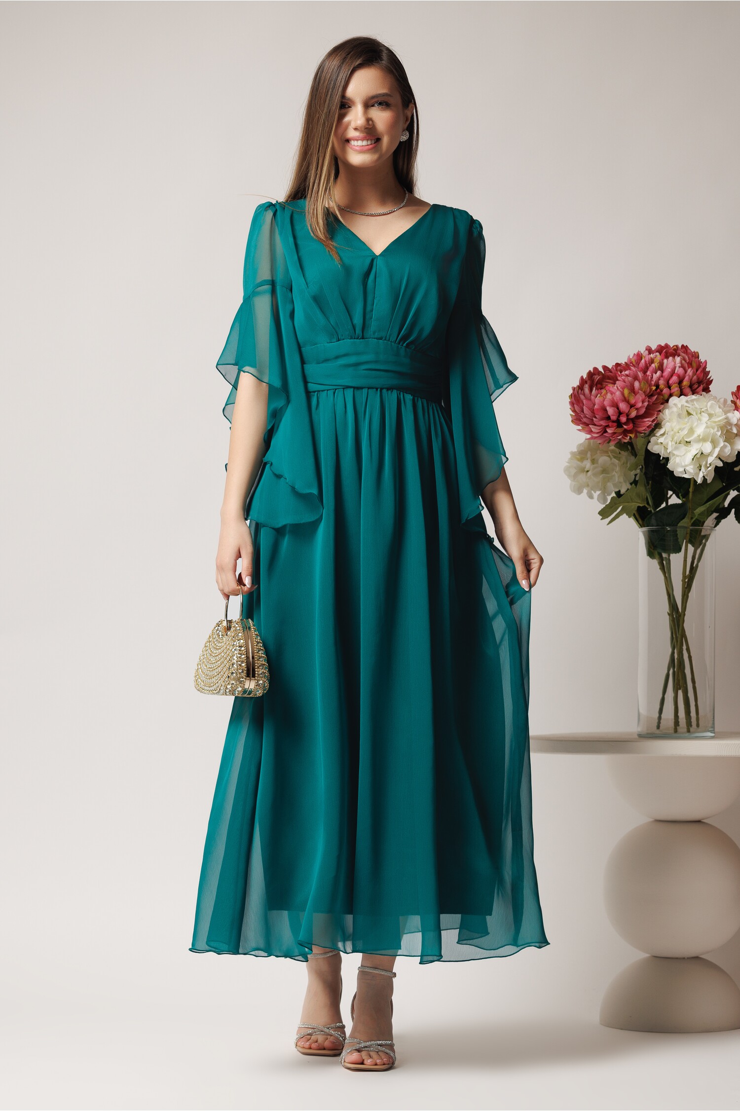 Rochie midi verde smarald din voal cu decolteu