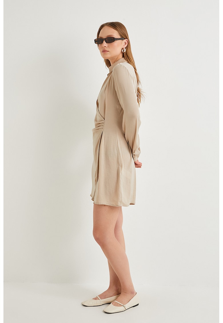 Rochie mini cu aspect petrecut
