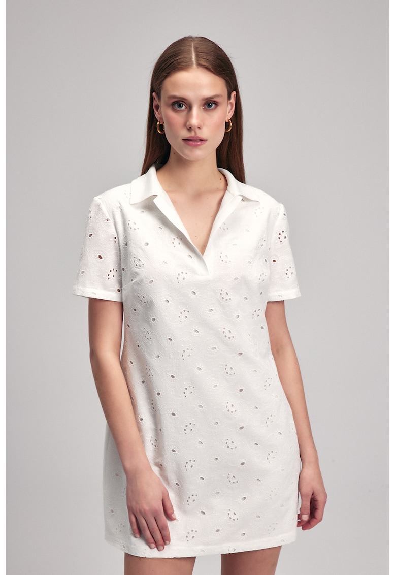 Rochie mini cu broderie florala