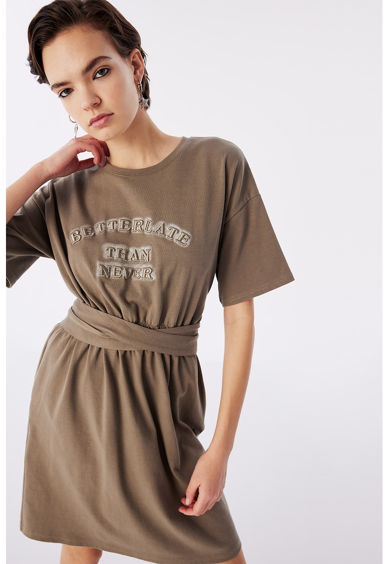 Rochie mini cu croiala in A si decupaj pe spate