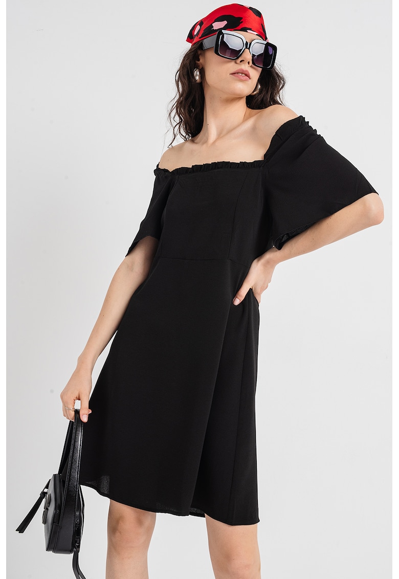 Rochie mini cu decolteu pe umeri