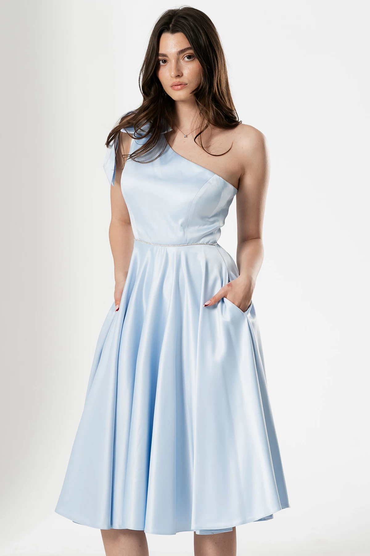 Rochie ocazie eleganta bleu in clos Marisilia cu funda pe umar